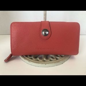 Stone Mountain coral wallet